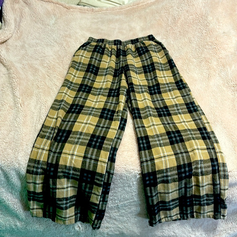 VERY COMFORTABLE! New sweatpants, baggy fit snugger on the waist.